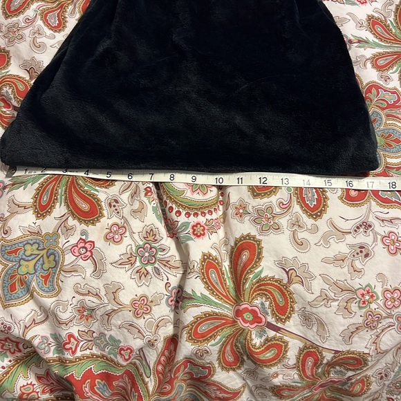 SHOLDIT Infinity Scarf with Secret Pocket - Picture 8 of 8